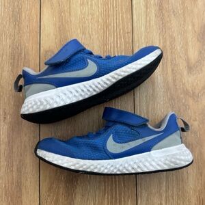 Nike Kids
Revolution 5 "Game Royal" sneakers Sz 12